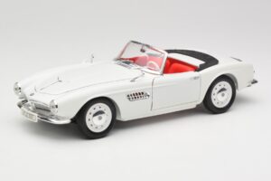 BMW 507 Touring Sport Feather White Revell 1:18 8810 Metāls