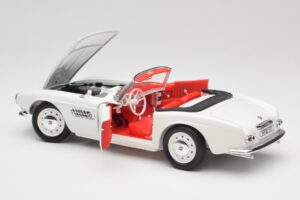 BMW 507 Touring Sport Feather White Revell 1:18 8810 Metāls — attēls 5 no 8