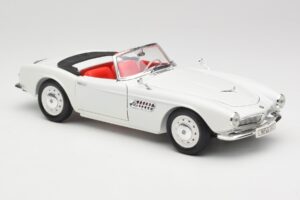 BMW 507 Touring Sport Feather White Revell 1:18 8810 Metāls — attēls 6 no 8