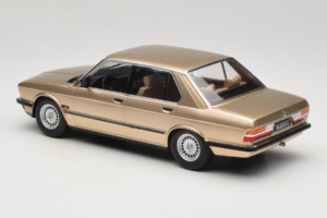 BMW 520i E28 Gold Metallic IXO 1:18 18CMC184 Metāls — attēls 5 no 6