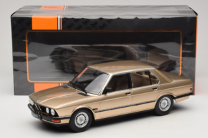 BMW 520i E28 Gold Metallic IXO 1:18 18CMC184 Metāls — attēls 6 no 6