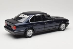 BMW 535i E34 Blue Metallic Minichamps 1:18 100024004 Metāls — attēls 3 no 8