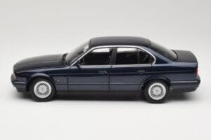 BMW 535i E34 Blue Metallic Minichamps 1:18 100024004 Metāls — attēls 4 no 8
