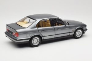 BMW 535i E34 Pelēks Metallic Minichamps 1:18 100024008 Metāls — attēls 3 no 8