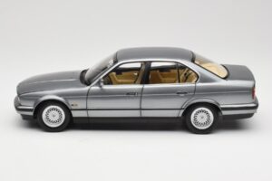 BMW 535i E34 Pelēks Metallic Minichamps 1:18 100024008 Metāls — attēls 4 no 8