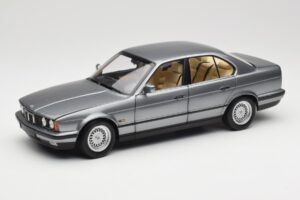 BMW 535i E34 Pelēks Metallic Minichamps 1:18 100024008 Metāls