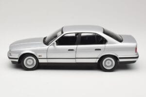 BMW 535i E34 Sudrabs Minichamps 1:18 100024005 Metāls — attēls 4 no 8
