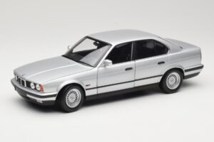BMW 535i E34 Sudrabs Minichamps 1:18 100024005 Metāls