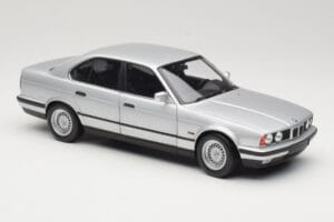 BMW 535i E34 Sudrabs Minichamps 1:18 100024005 Metāls — attēls 6 no 8