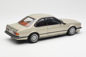 BMW 635 CSi E24 Bronzit Beige Metallic AUTOart 1:18 70523 Metāls — attēls 3 no 8