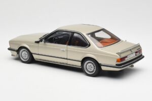 BMW 635 CSi E24 Bronzit Beige Metallic AUTOart 1:18 70523 Metāls — attēls 7 no 8