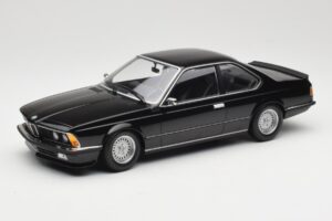 BMW 635 CSi E24 Black Metallic Minichamps 1:18 155028104 Metāls