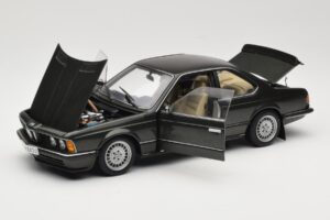 BMW 635 CSi E24 Malachit Green Metallic AUTOart 1:18 70522 Metāls — attēls 2 no 8