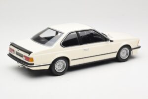 BMW 635 CSi E24 Balts Minichamps 1:18 155028102 Metāls — attēls 2 no 6