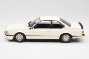 BMW 635 CSi E24 Balts Minichamps 1:18 155028102 Metāls — attēls 3 no 6