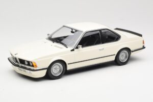 BMW 635 CSi E24 Balts Minichamps 1:18 155028102 Metāls