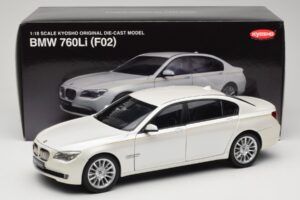 BMW 7 Series F02 760Li Brilliant White Kyosho 1:18 08783BRW Metāls — attēls 8 no 8