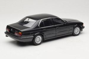 BMW 730i E32 Black Metallic Minichamps 1:18 100023002 Metāls — attēls 3 no 8