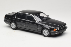 BMW 730i E32 Black Metallic Minichamps 1:18 100023002 Metāls — attēls 6 no 8