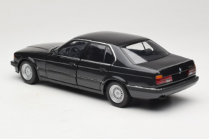 BMW 730i E32 Black Metallic Minichamps 1:18 100023002 Metāls — attēls 7 no 8