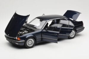 BMW 730i E32 Zils Metallic Minichamps 1:18 100023006 Metāls — attēls 2 no 8