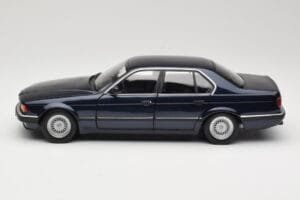 BMW 730i E32 Zils Metallic Minichamps 1:18 100023006 Metāls — attēls 4 no 8