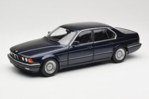 BMW 730i E32 Zils Metallic Minichamps 1:18 100023006 Metāls