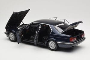 BMW 730i E32 Zils Metallic Minichamps 1:18 100023006 Metāls — attēls 5 no 8