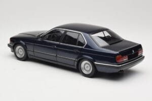 BMW 730i E32 Zils Metallic Minichamps 1:18 100023006 Metāls — attēls 7 no 8