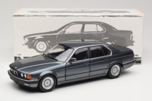 BMW 730i E32 Grey Metallic Minichamps 1:18 100023005 Metāls — attēls 8 no 8