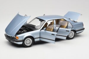 BMW 730i E32 Gaiši Zils Metallic Minichamps 1:18 100023008 Metāls — attēls 2 no 8