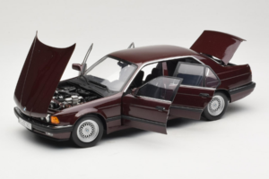 BMW 730i E32 Red Metallic Minichamps 1:18 100023001 Metāls — attēls 2 no 8