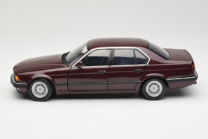 BMW 730i E32 Red Metallic Minichamps 1:18 100023001 Metāls — attēls 4 no 8