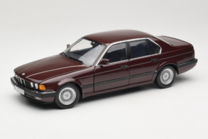 BMW 730i E32 Red Metallic Minichamps 1:18 100023001 Metāls