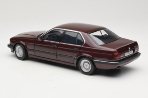 BMW 730i E32 Red Metallic Minichamps 1:18 100023001 Metāls — attēls 7 no 8