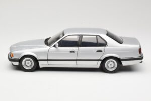 BMW 730i E32 Sudrabs Minichamps 1:18 100023000 Metāls — attēls 4 no 8