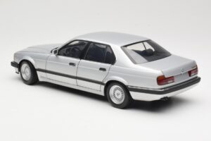 BMW 730i E32 Sudrabs Minichamps 1:18 100023000 Metāls — attēls 7 no 8