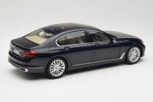 BMW 750Li F02 Imperial Blue Paragon 1:18 80432405586 Metāls — attēls 3 no 8