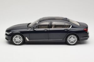 BMW 750Li F02 Imperial Blue Paragon 1:18 80432405586 Metāls — attēls 4 no 8