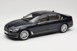 BMW 750Li F02 Imperial Blue Paragon 1:18 80432405586 Metāls