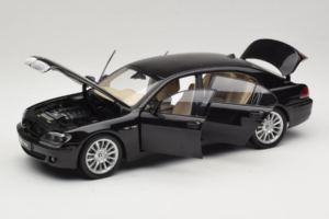 BMW 760Li E66 Individual Melns Kyosho 1:18 08573RB Metāls — attēls 2 no 8