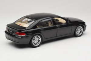 BMW 760Li E66 Individual Melns Kyosho 1:18 08573RB Metāls — attēls 3 no 8