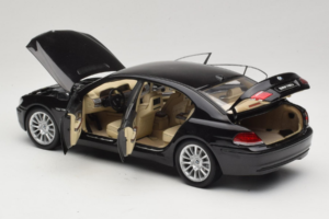 BMW 760Li E66 Individual Melns Kyosho 1:18 08573RB Metāls — attēls 5 no 8