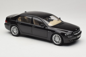 BMW 760Li E66 Individual Melns Kyosho 1:18 08573RB Metāls — attēls 6 no 8