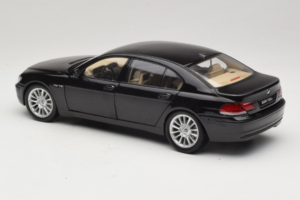 BMW 760Li E66 Individual Melns Kyosho 1:18 08573RB Metāls — attēls 7 no 8