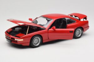 BMW 850Ci E31 Brilliant Red Revell 1:18 8827 Metāls — attēls 2 no 8