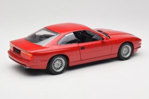 BMW 850Ci E31 Brilliant Red Revell 1:18 8827 Metāls — attēls 3 no 8