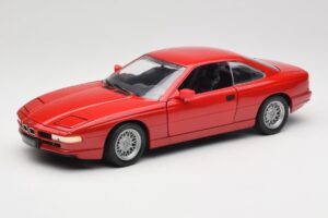 BMW 850Ci E31 Brilliant Red Revell 1:18 8827 Metāls