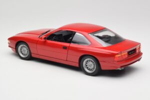 BMW 850Ci E31 Brilliant Red Revell 1:18 8827 Metāls — attēls 7 no 8