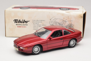 BMW 850i E31 Sarkans Tchibo 1:18 36157 Metāls — attēls 8 no 8